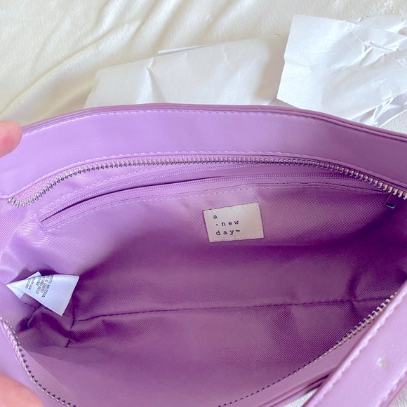 A New Day Isometrical Handbag with AdjustableStrap.  Color Purple,  Trendy, NWT - Picture 7 of 12